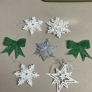 Source Unknown Green, White, and Silver Holiday Ornament Collection